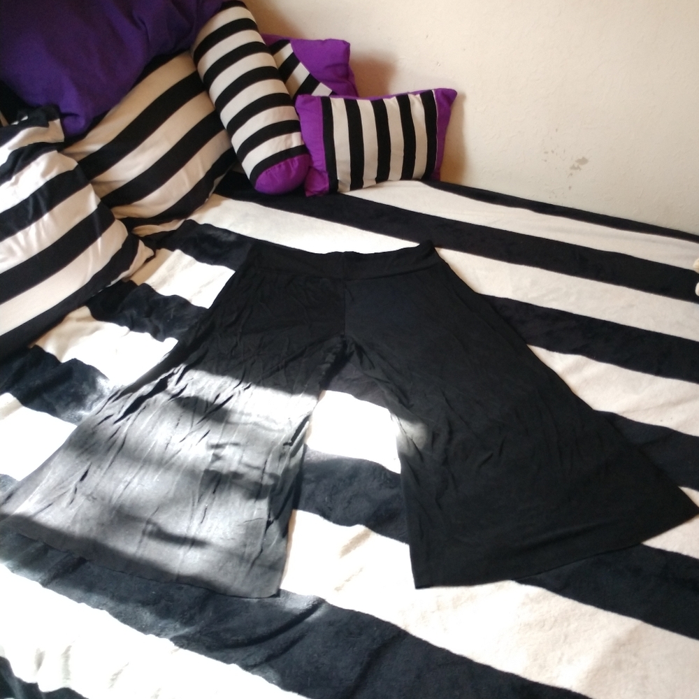 Black flare gaucho